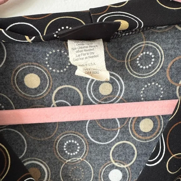 Y2k Black Sleeveless top with Circle Pattern - Picture 2 of 6